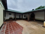 VENDO CASA EN KM 06 LADO ACARAY SOBRE ASFALTADO A 400 M